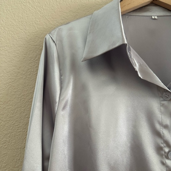 Elegant Silver Satin Blouse - Picture 3 of 4